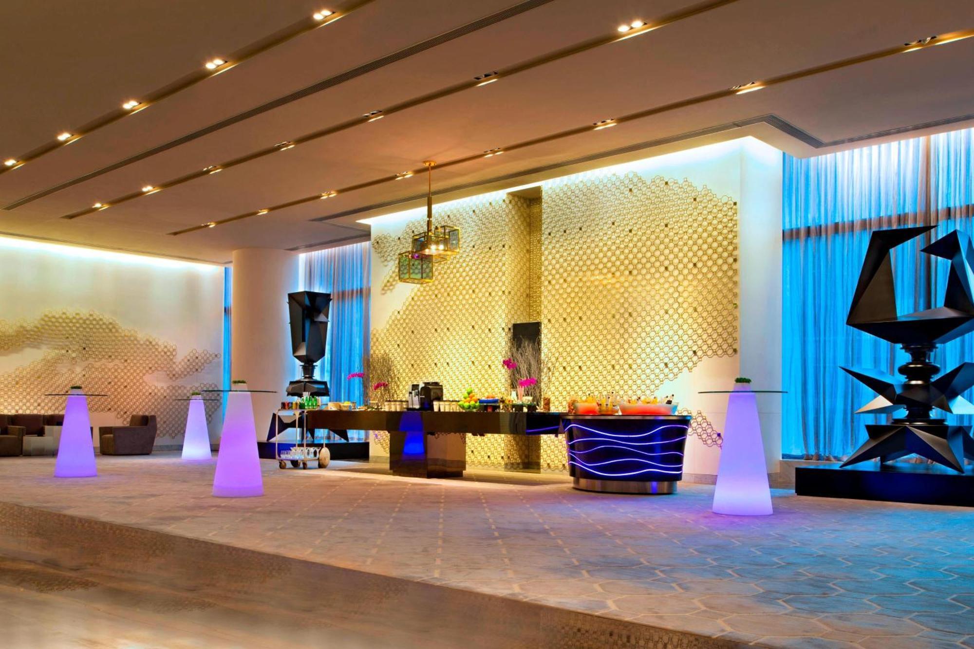 W Guangzhou Hotel Екстериор снимка