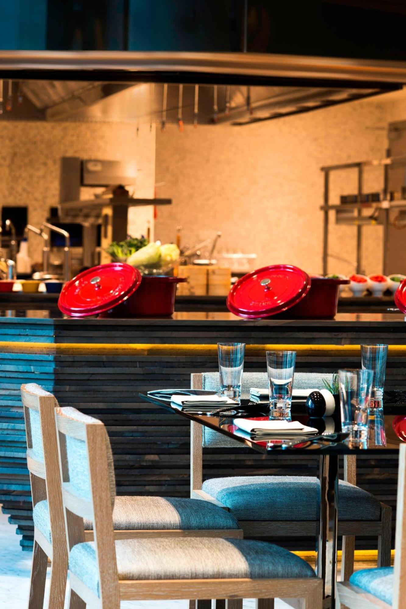 W Guangzhou Hotel Екстериор снимка