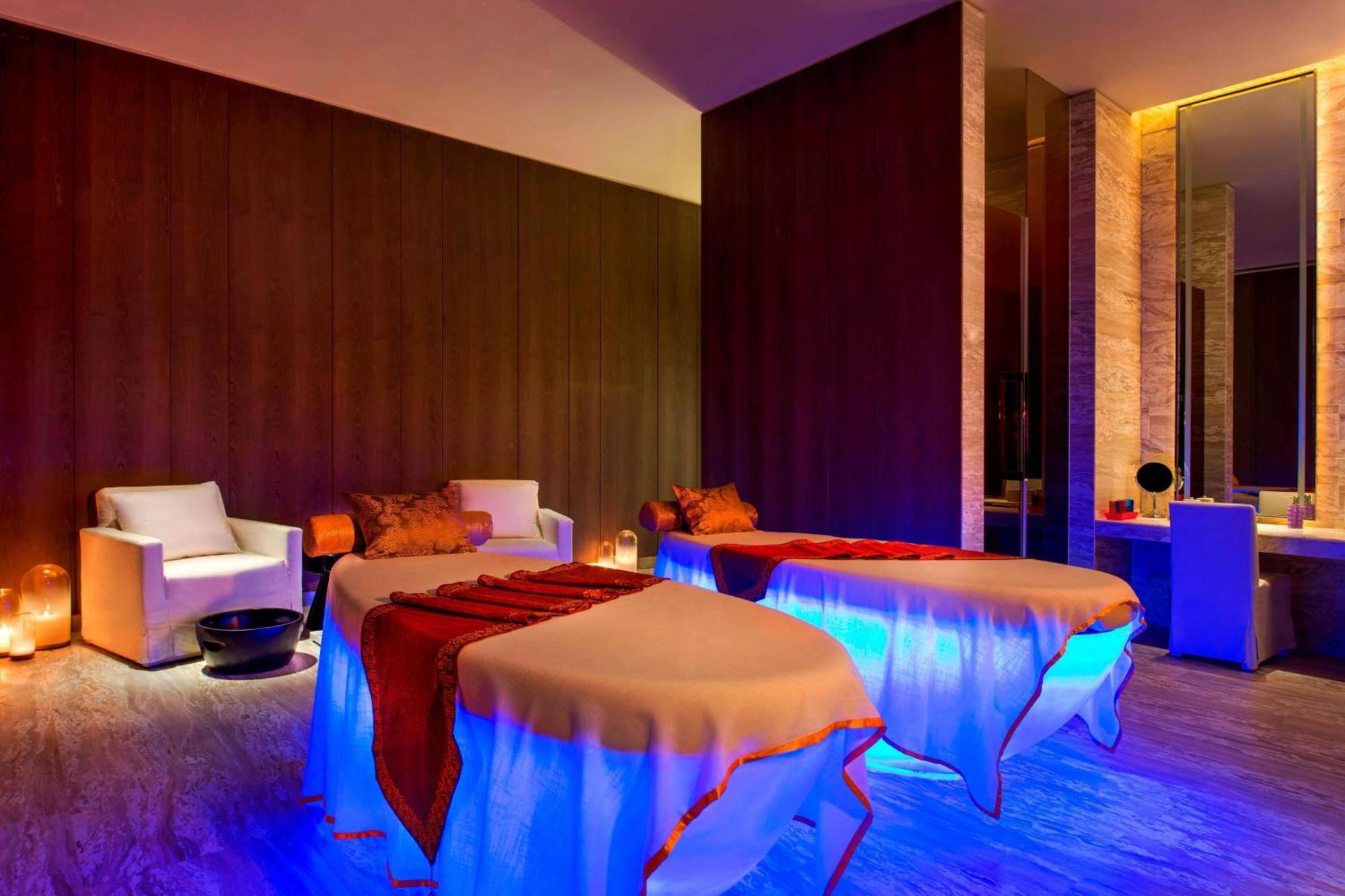W Guangzhou Hotel Екстериор снимка