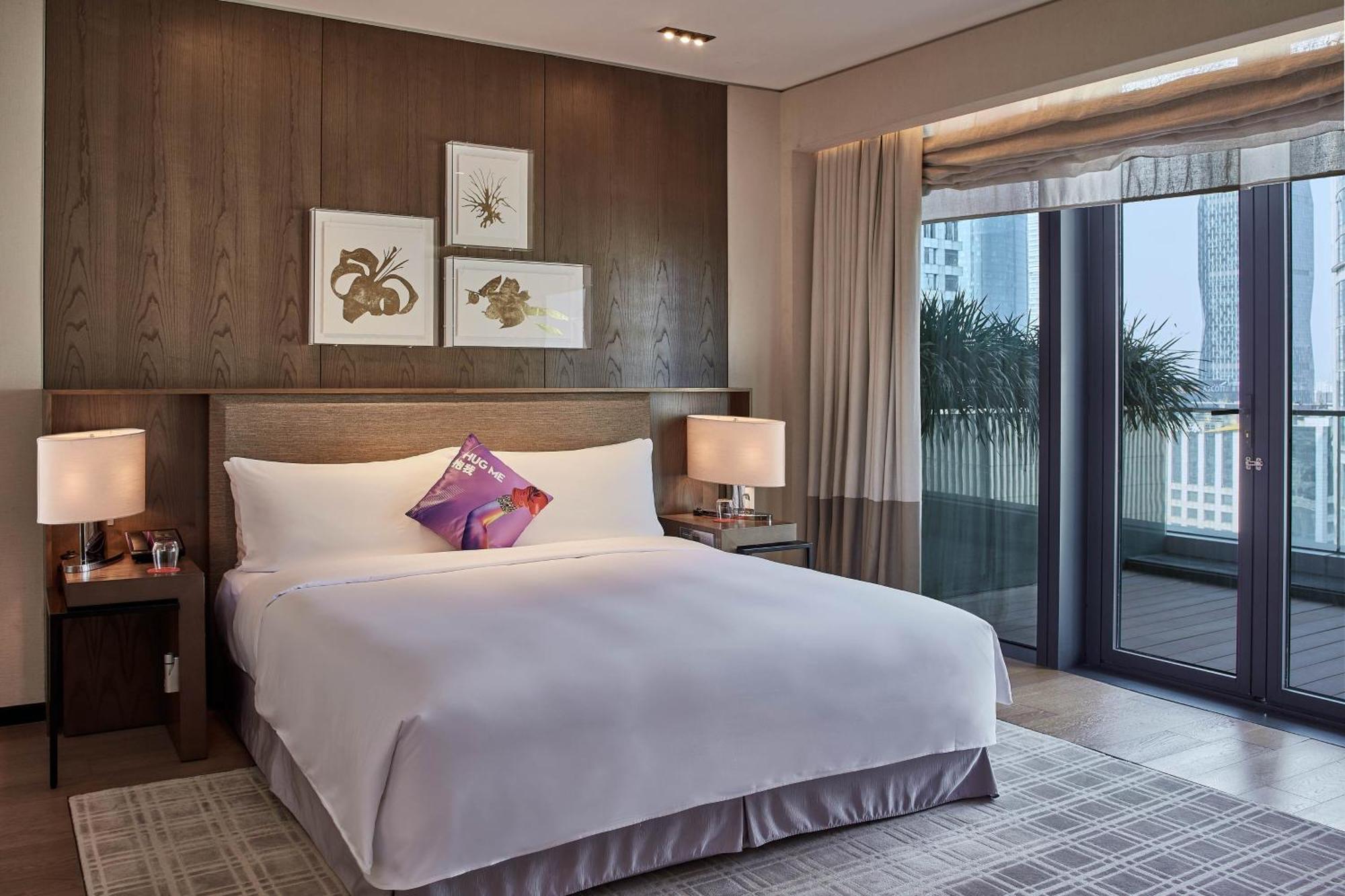 W Guangzhou Hotel Екстериор снимка