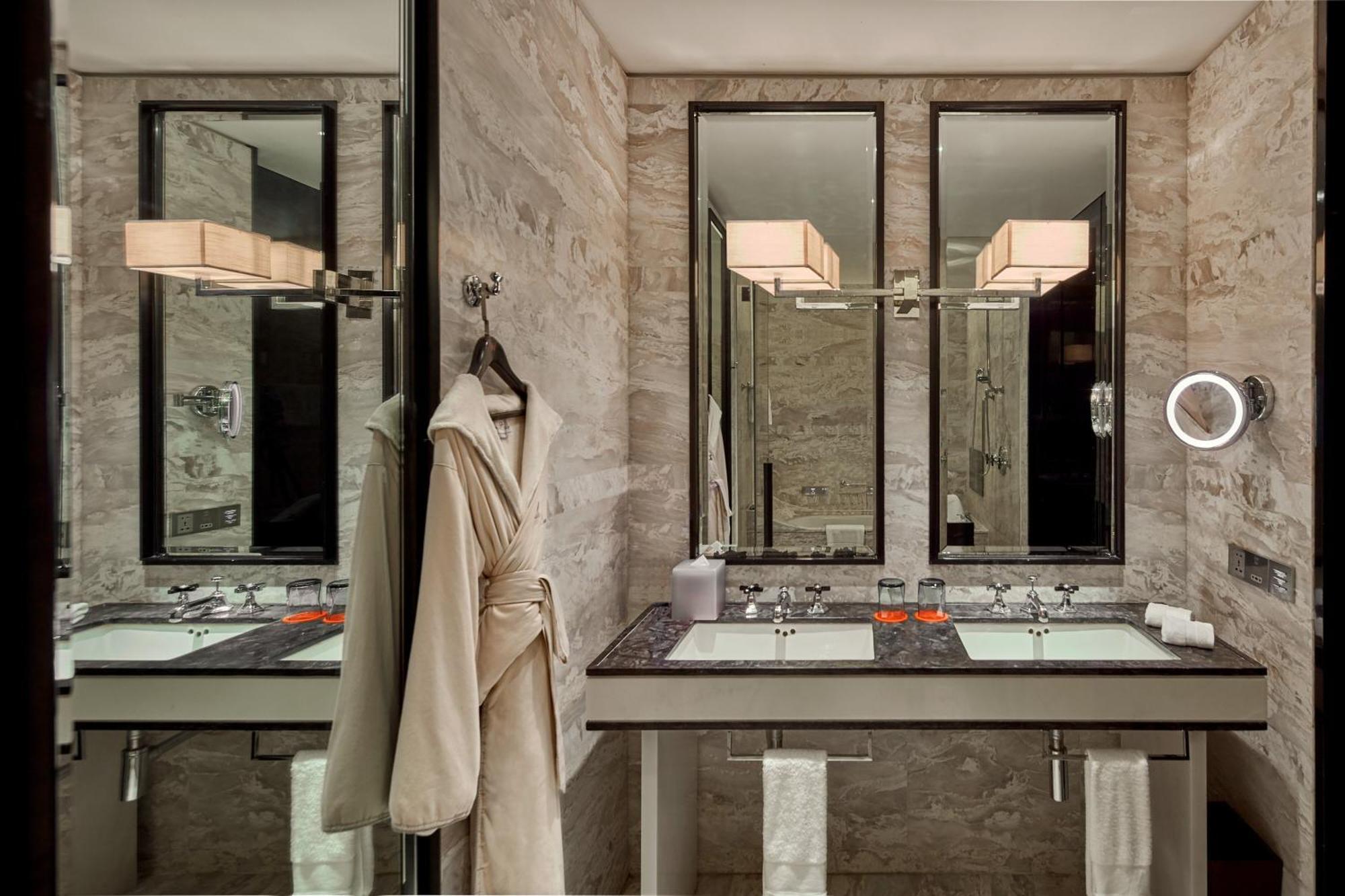 W Guangzhou Hotel Екстериор снимка