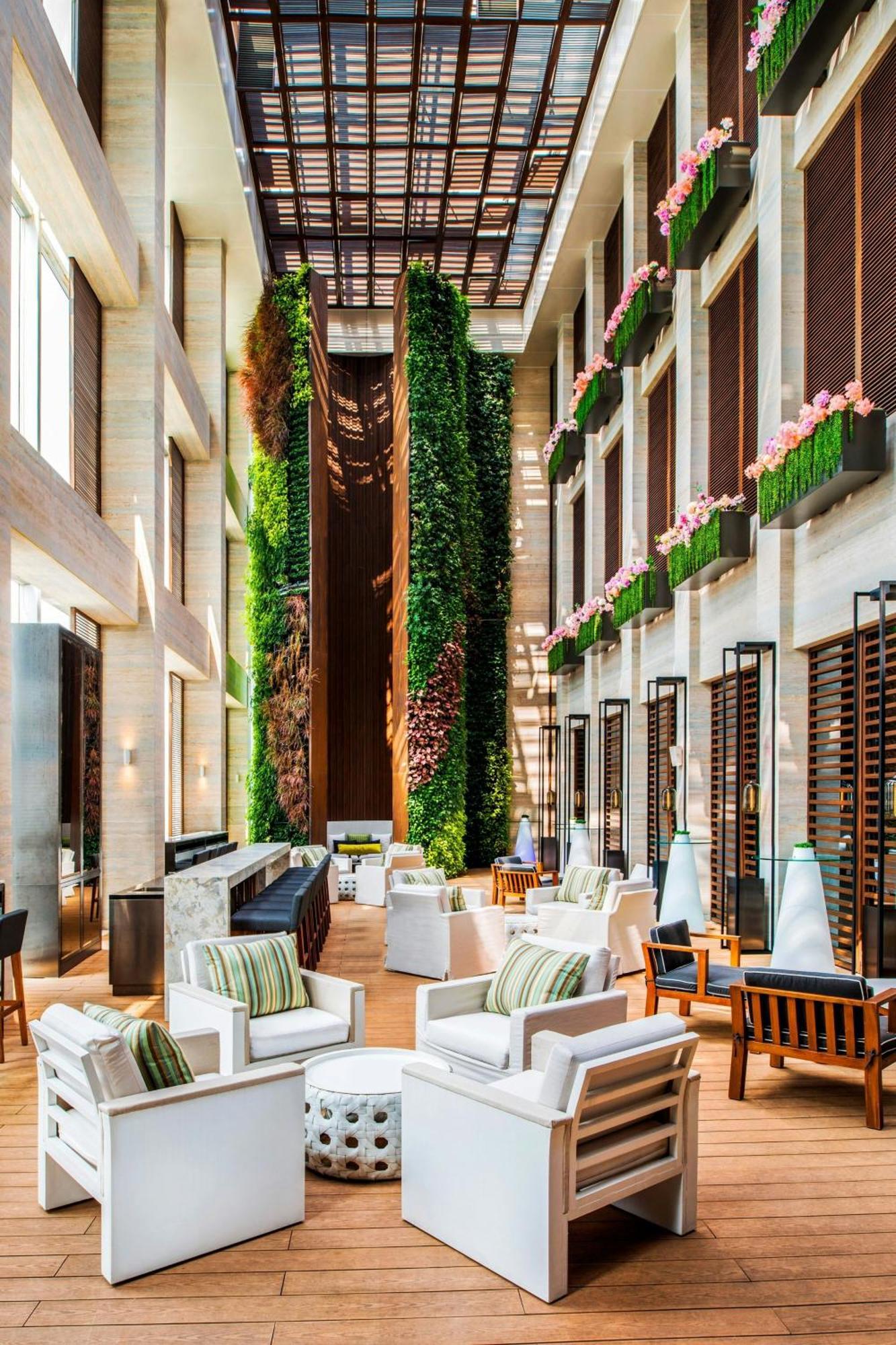 W Guangzhou Hotel Екстериор снимка